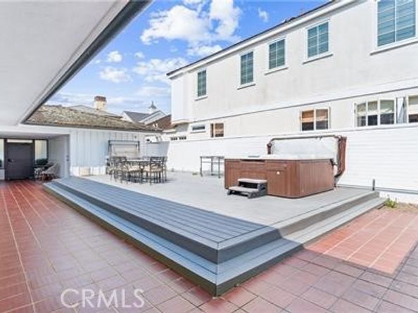 11 Harbor Island, Newport Beach CA 92660