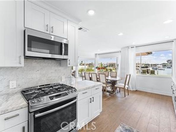 11 Harbor Island, Newport Beach CA 92660