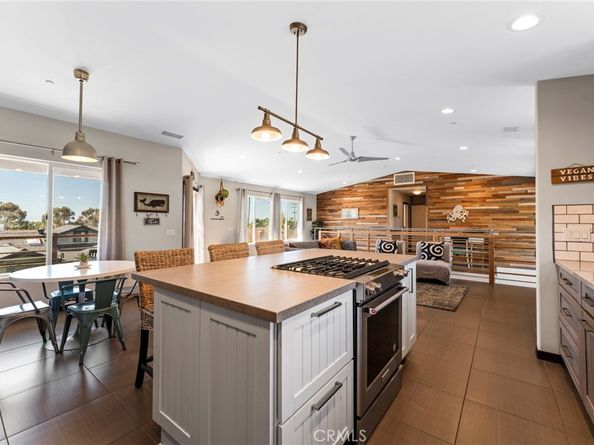 1611 Whaley Street, Oceanside CA 92054