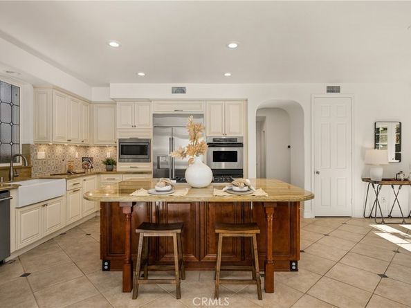32 Montclair, Irvine CA 92602