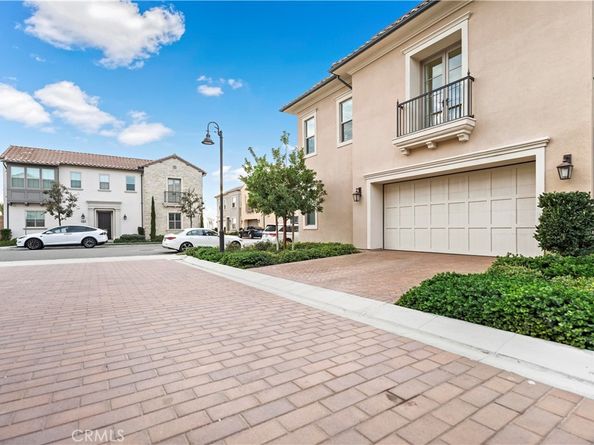 100 Trumpet Flower, Irvine CA 92618