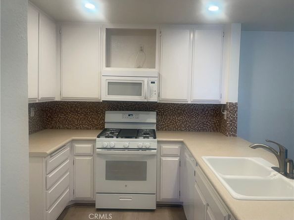 22201 Center pointe, Lake Forest CA 92630