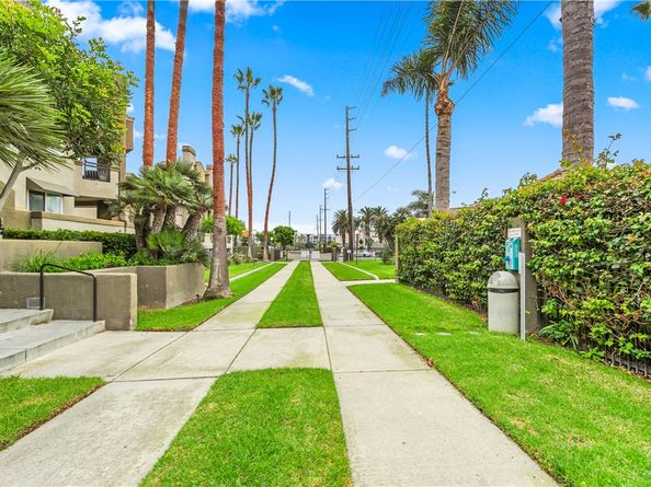 430 Lake Street 204, Huntington Beach CA 92648
