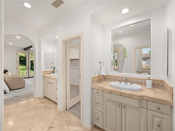 34 Tall Hedge, Irvine CA 92603