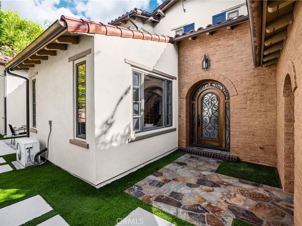 34 Tall Hedge, Irvine CA 92603