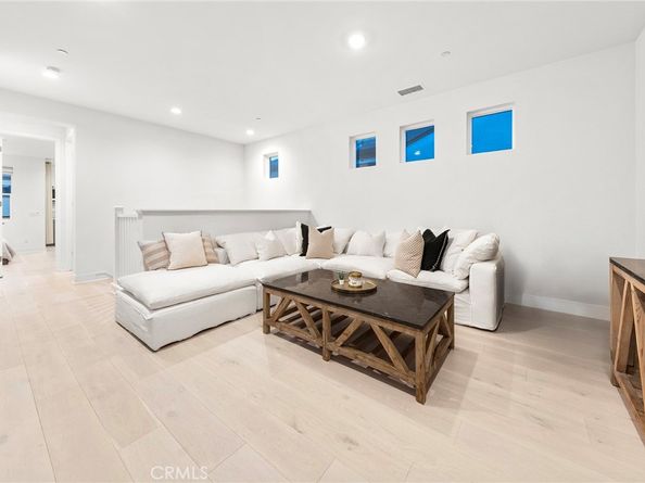 134 Aspect, Irvine CA 92618