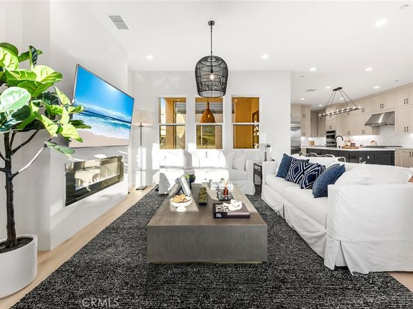 134 Aspect, Irvine CA 92618