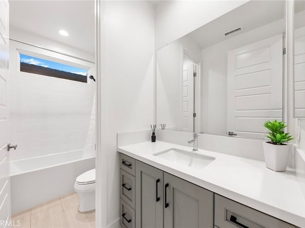 134 Aspect, Irvine CA 92618