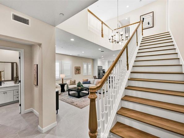 98 Pinnacle Dr, Lake Forest CA 92630