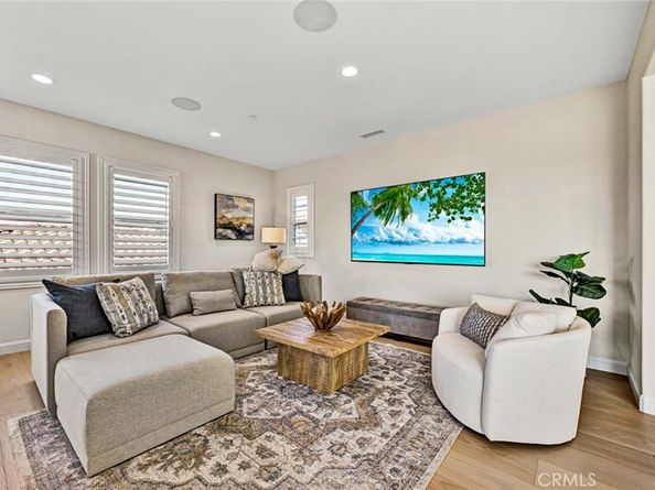 98 Pinnacle Dr, Lake Forest CA 92630