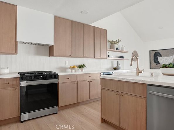 29 Carson, Irvine CA 92620