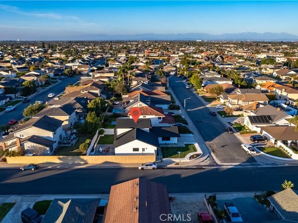 21211 Binghampton Circle, Huntington Beach CA 92646