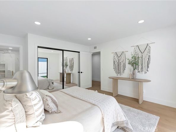 21211 Binghampton Circle, Huntington Beach CA 92646