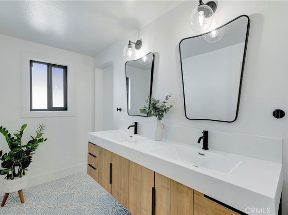 21211 Binghampton Circle, Huntington Beach CA 92646