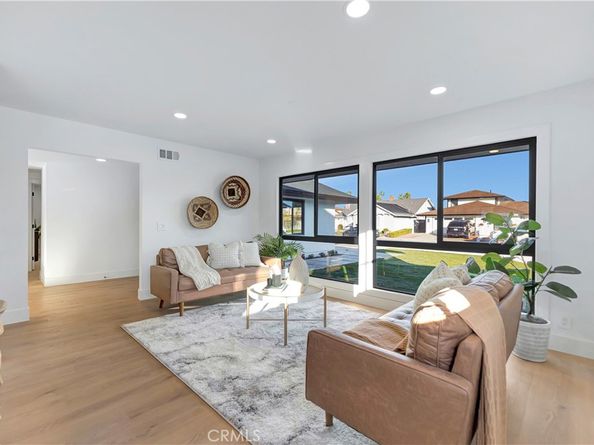 21211 Binghampton Circle, Huntington Beach CA 92646