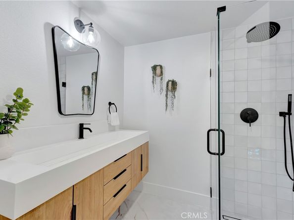 21211 Binghampton Circle, Huntington Beach CA 92646