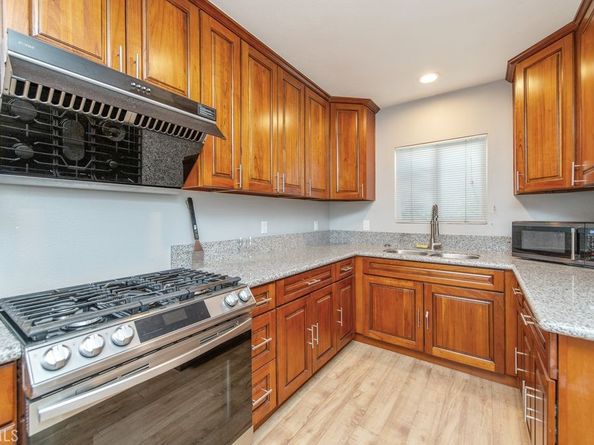 922 N 4th Avenue, Upland CA 91786