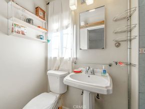 922 N 4th Avenue, Upland CA 91786