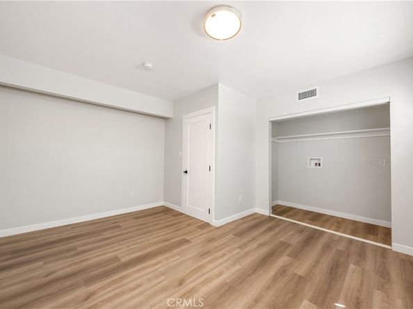 5157 6th Avenue, Los Angeles CA 90043