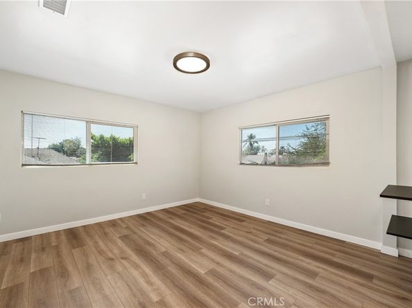 5157 6th Avenue, Los Angeles CA 90043