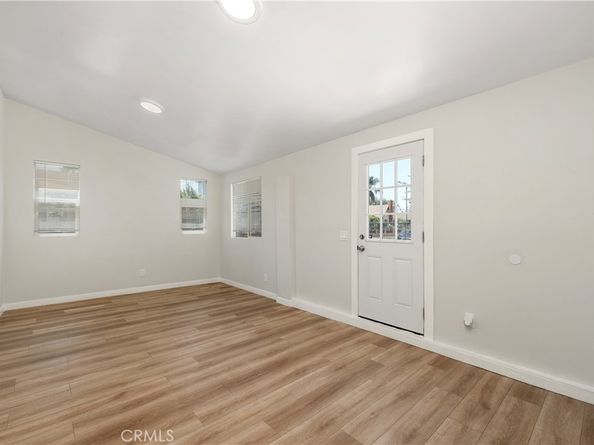 5157 6th Avenue, Los Angeles CA 90043