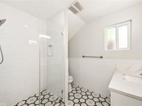 5157 6th Avenue, Los Angeles CA 90043