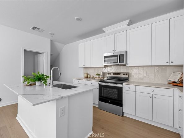 9423 1/2 N Sepulveda Blvd. 3, North Hills CA 91343