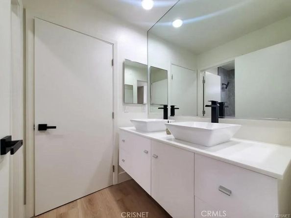 18134 Chase Street, Northridge CA 91325