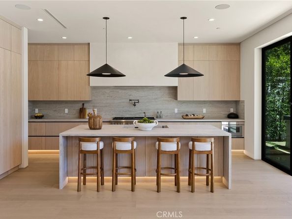 14738 Otsego Street, Sherman Oaks CA 91403