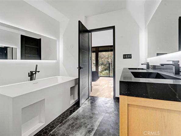 1782 Viewmont Drive, Los Angeles CA 90069
