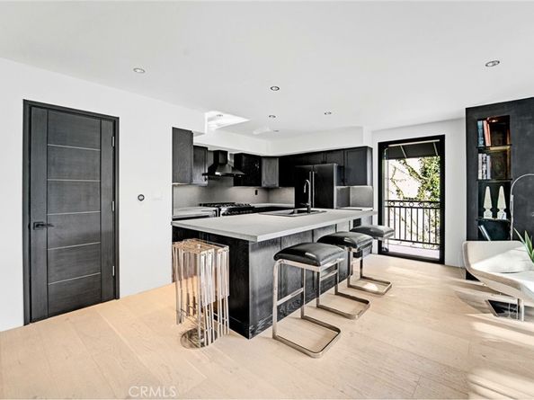 1782 Viewmont Drive, Los Angeles CA 90069