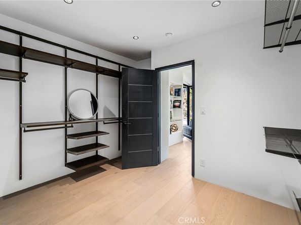 1782 Viewmont Drive, Los Angeles CA 90069