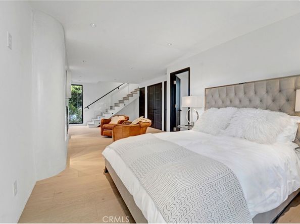 1782 Viewmont Drive, Los Angeles CA 90069