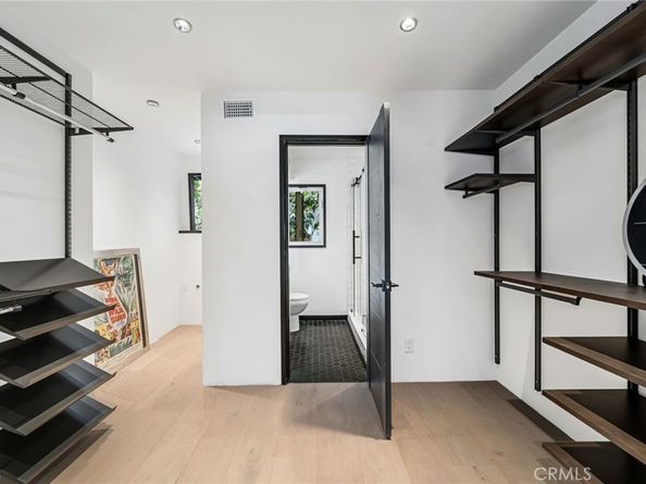 1782 Viewmont Drive, Los Angeles CA 90069