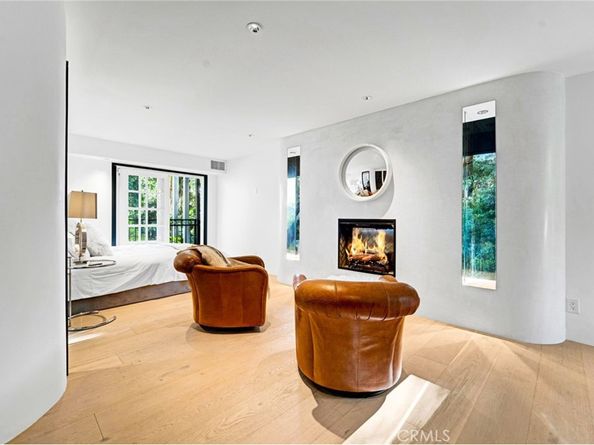 1782 Viewmont Drive, Los Angeles CA 90069