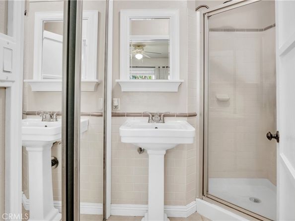 1343 N Whitnall Hwy, Burbank CA 91505