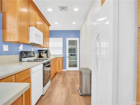 1343 N Whitnall Hwy, Burbank CA 91505