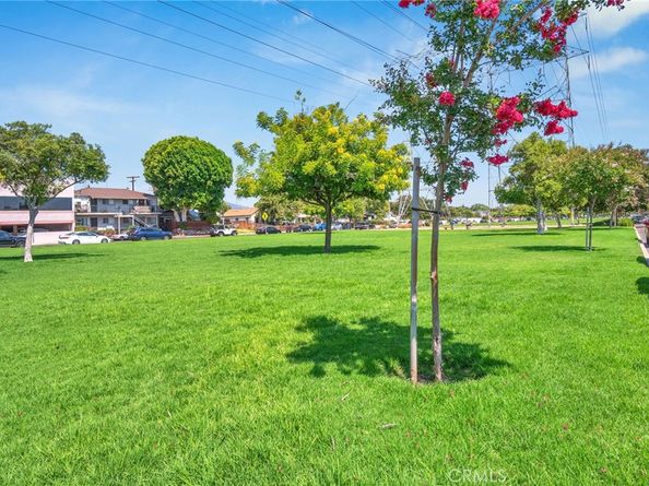 1343 N Whitnall Hwy, Burbank CA 91505