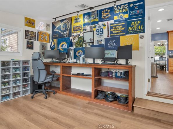 1343 N Whitnall Hwy, Burbank CA 91505