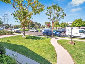 1343 N Whitnall Hwy, Burbank CA 91505