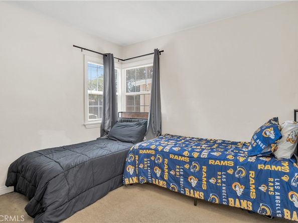 1343 N Whitnall Hwy, Burbank CA 91505