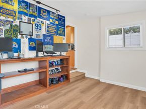 1343 N Whitnall Hwy, Burbank CA 91505