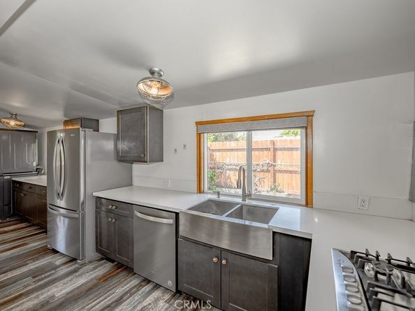 1219 N Lincoln Street, Burbank CA 91506
