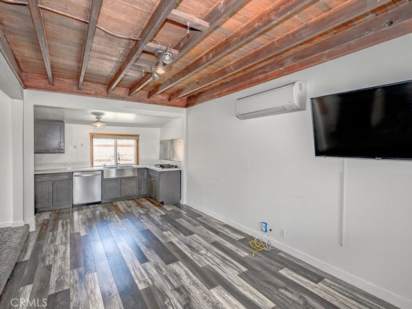 1219 N Lincoln Street, Burbank CA 91506