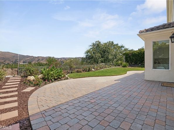 3966 Leighton Point Rd., Calabasas CA 91301