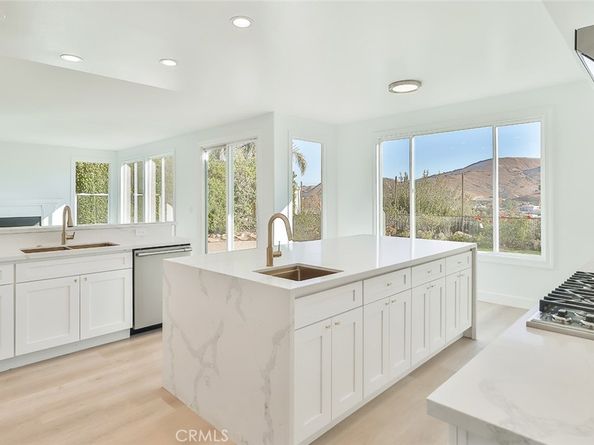 3966 Leighton Point Rd., Calabasas CA 91301