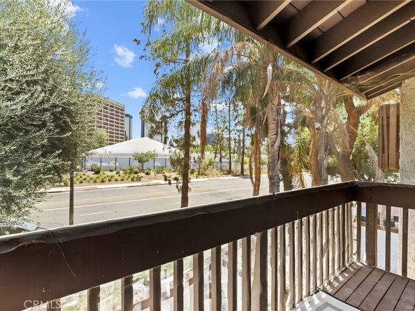 21535 Erwin Street 131, Woodland Hills CA 91367