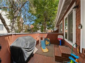 19431 Sherman Way 24, Reseda CA 91335