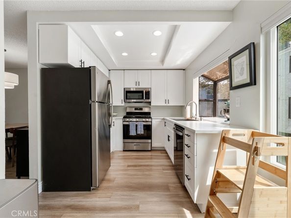 19431 Sherman Way 24, Reseda CA 91335