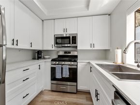 19431 Sherman Way 24, Reseda CA 91335